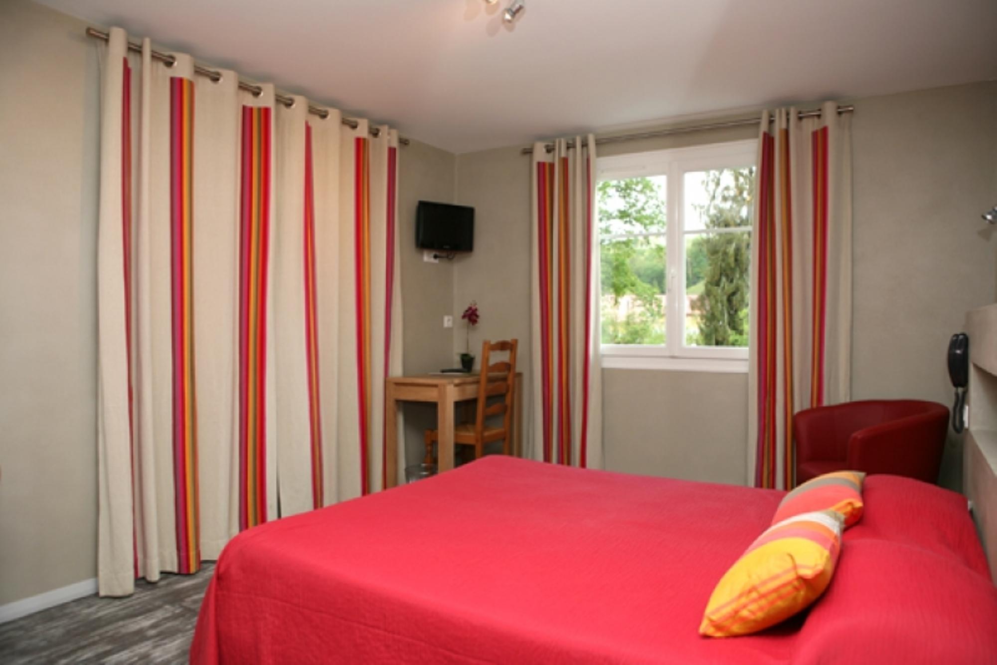 איינהודה Logis Hotel Ur-Hegian מראה חיצוני תמונה
