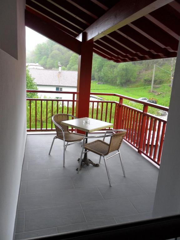 איינהודה Logis Hotel Ur-Hegian מראה חיצוני תמונה