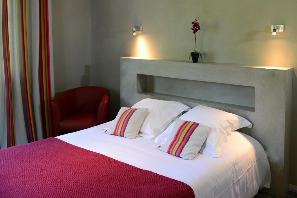 איינהודה Logis Hotel Ur-Hegian מראה חיצוני תמונה