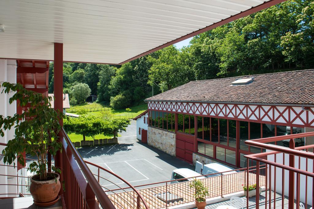 איינהודה Logis Hotel Ur-Hegian מראה חיצוני תמונה
