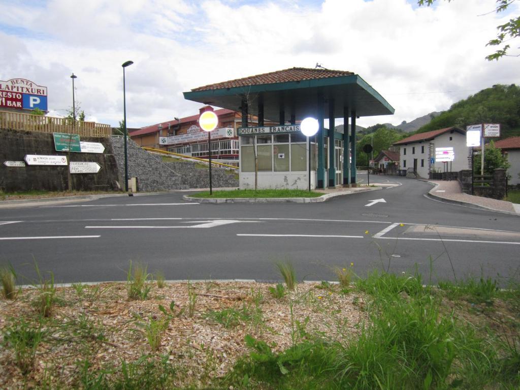 איינהודה Logis Hotel Ur-Hegian מראה חיצוני תמונה
