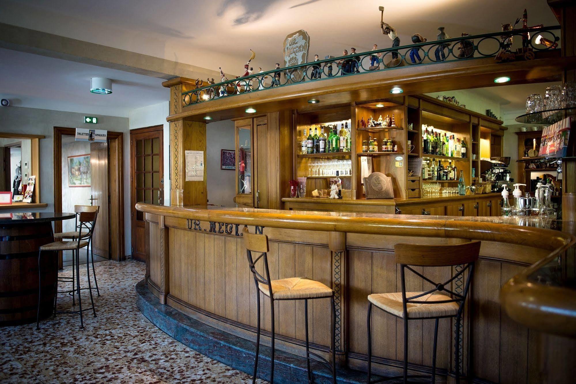 איינהודה Logis Hotel Ur-Hegian מראה חיצוני תמונה