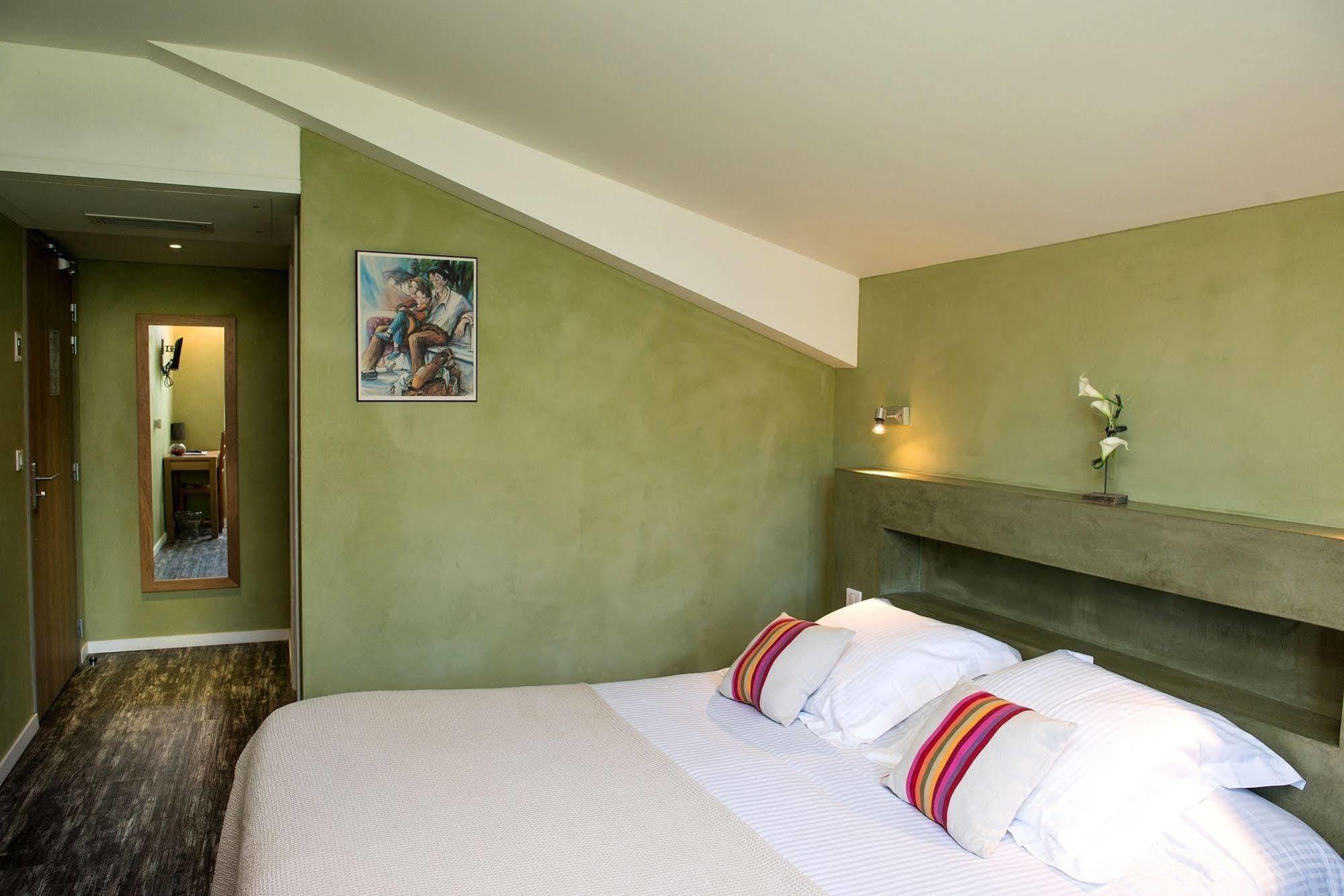 איינהודה Logis Hotel Ur-Hegian מראה חיצוני תמונה